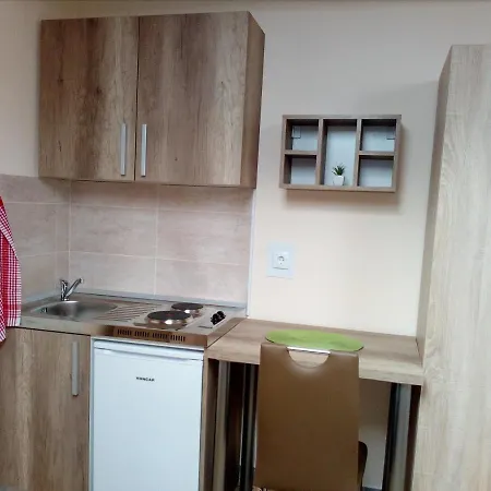 Apartmani Sara Нови Сад Екстериор снимка